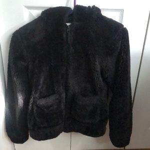 H & M girls black fuzzy jacket size 10/12